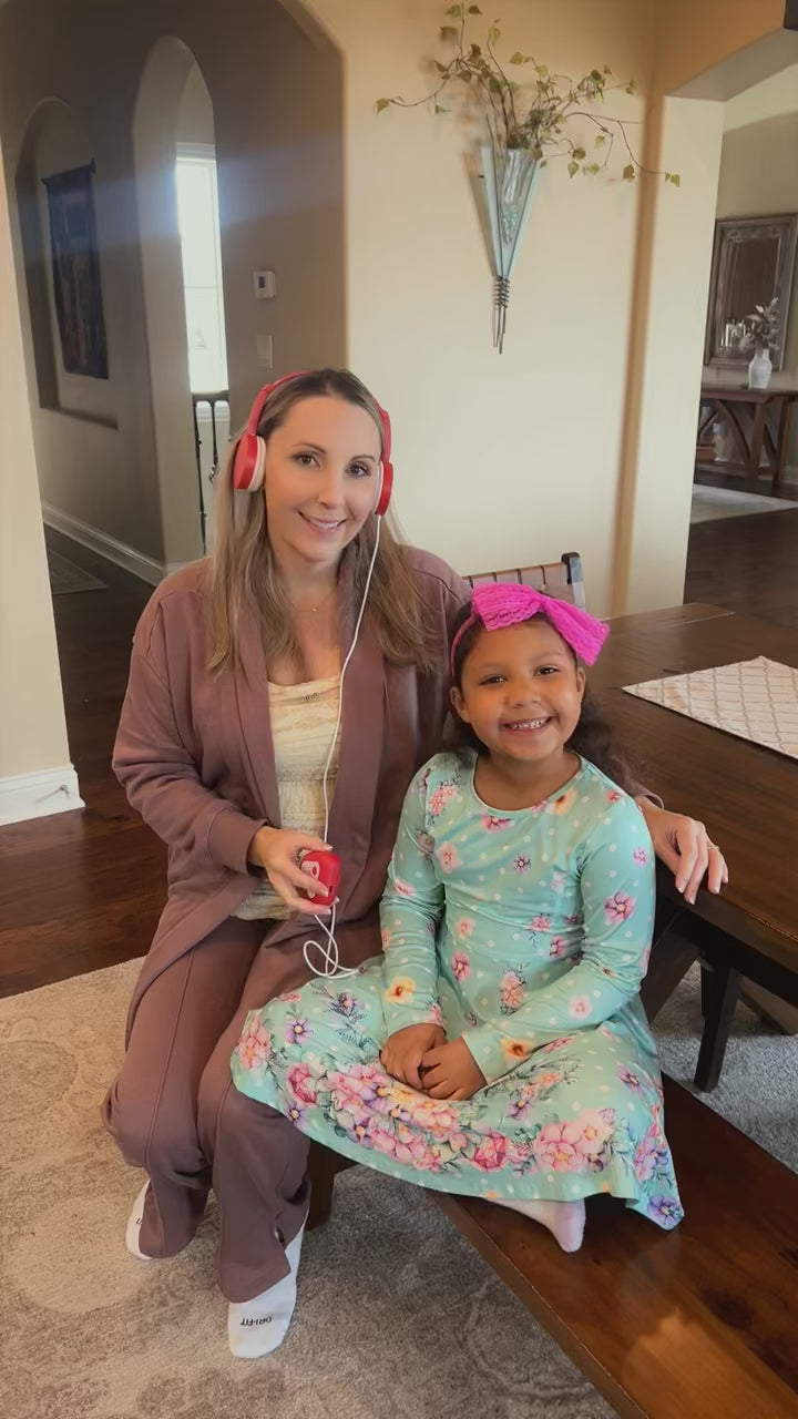 Load video: heartbeats electronic stethoscope product testimonial review from a nurse